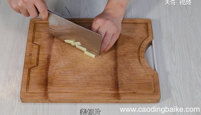 怎样做红烧冰糖猪蹄 红烧冰糖猪蹄的做法