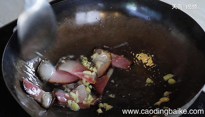 杏鲍菇炒腊肉的做法 杏鲍菇炒腊肉怎么做