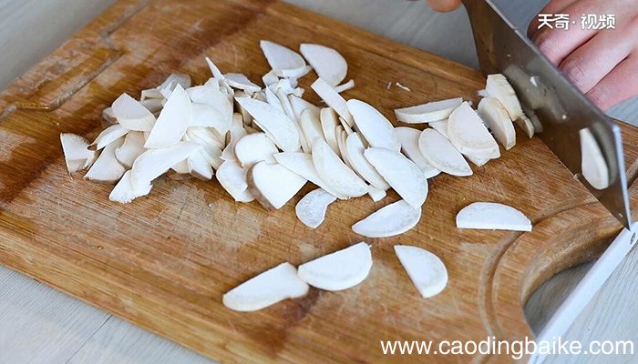 杏鲍菇炒腊肉的做法 杏鲍菇炒腊肉怎么做