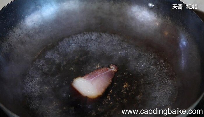 杏鲍菇炒腊肉的做法 杏鲍菇炒腊肉怎么做