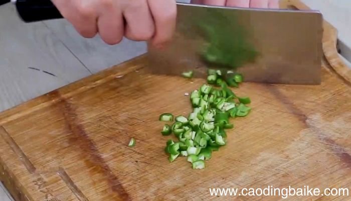 尖椒皮蛋的做法尖椒皮蛋怎么做