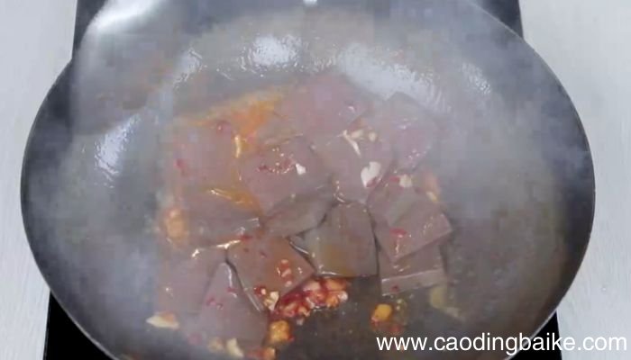 小葱炒鸭血怎么做 小葱炒鸭血的做法