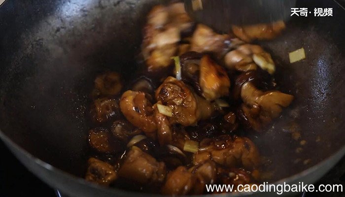香菇酱焖鸡的做法 香菇酱焖鸡怎么做