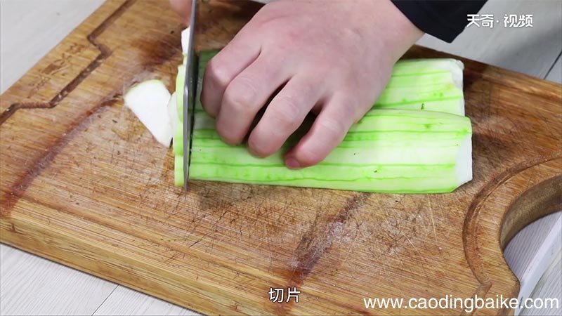 丝瓜炒海蛎子的做法 丝瓜炒海蛎子怎么做
