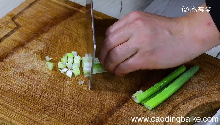 咸蛋黄蚕豆怎么做 咸蛋黄蚕豆的做法