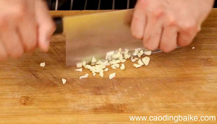 茭白茄子炒肉片的做法 茭白茄子炒肉片怎么做
