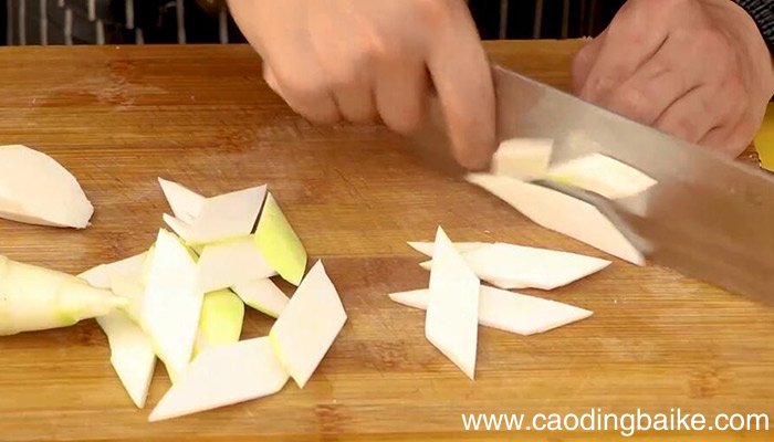 茭白茄子炒肉片的做法 茭白茄子炒肉片怎么做