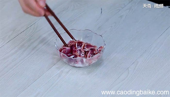 鸭胗炒花菜的做法 鸭胗炒花菜怎么做