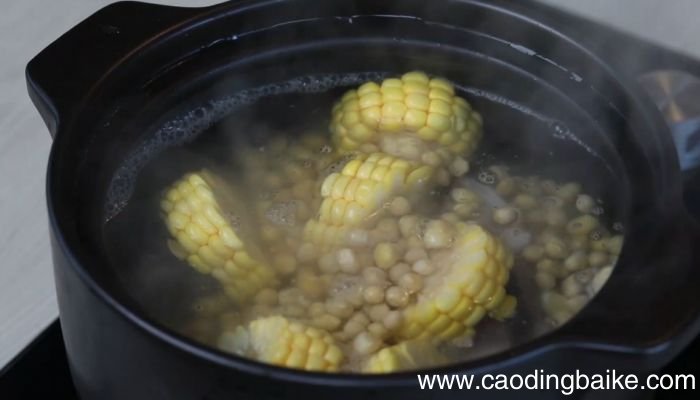 黄豆炖骨头汤的家常做法黄豆炖骨头汤怎么做
