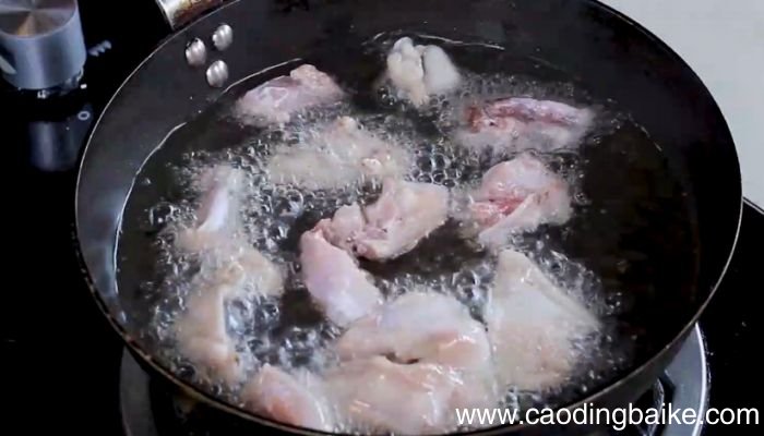 椒盐牛蛙的做法椒盐牛蛙怎么做