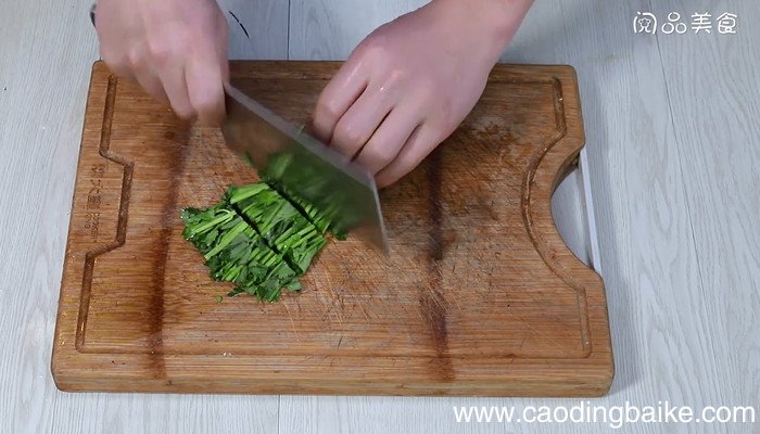 香菜炒蚕蛹怎么做 香菜炒蚕蛹的做法