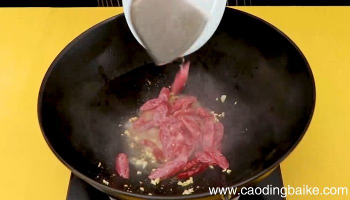 腊肠焖土豆的做法腊肠焖土豆怎么做