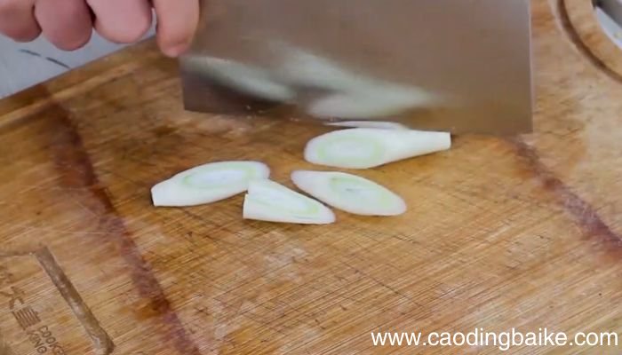 鲶鱼炖茄子的做法鲶鱼炖茄子怎么做