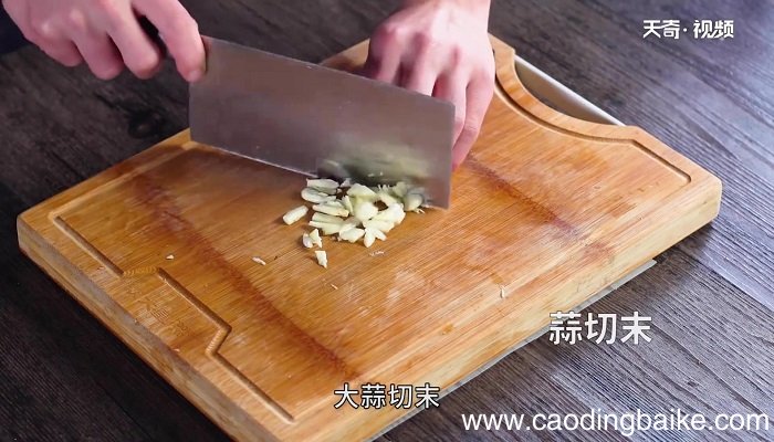田螺鸭脚煲怎么做 田螺鸭脚煲的做法