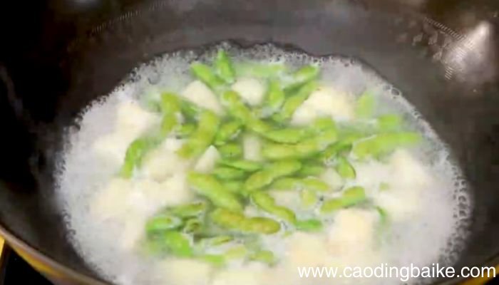 毛豆煮芋艿家常做法毛豆煮芋艿怎么做
