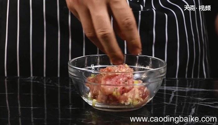 鲫鱼炖豆腐的做法 怎么做鲫鱼炖豆腐