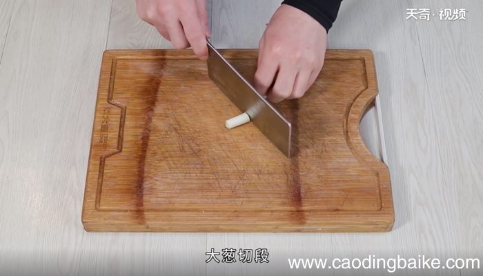 手撕凉拌鸡丝的做法 手撕凉拌鸡丝怎么做