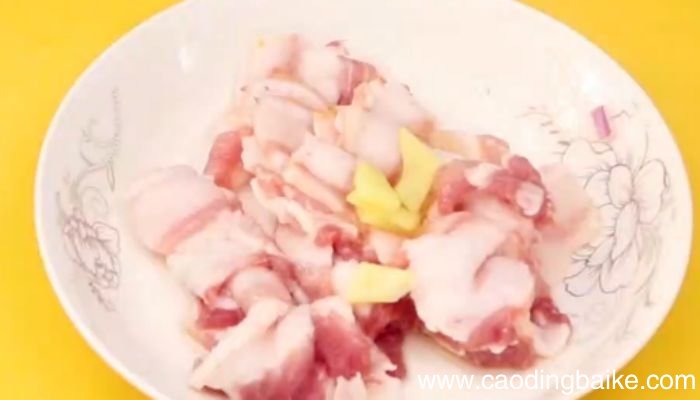 毛豆笋干炖肉的做法毛豆笋干炖肉怎么做