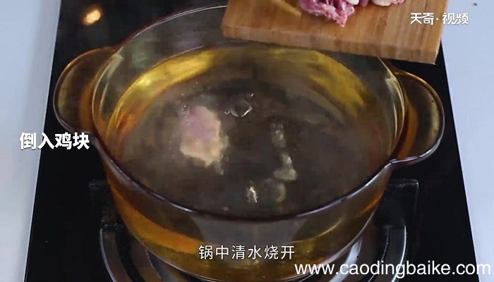 兔肉炖鸡怎么做 兔肉炖鸡的做法