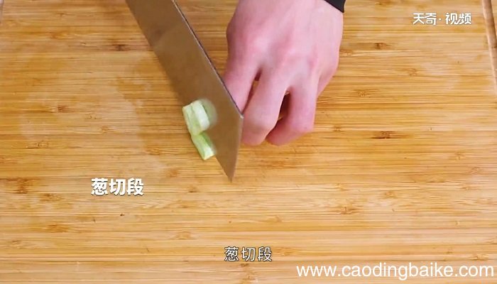兔肉炖鸡怎么做 兔肉炖鸡的做法