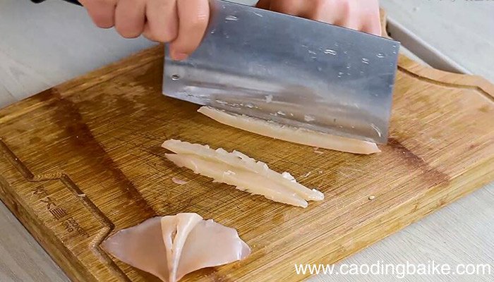 泡萝卜炒鱿鱼的做法 泡萝卜炒鱿鱼怎么做