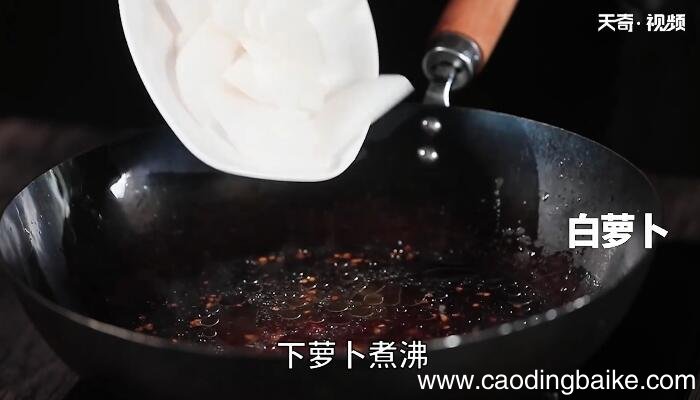 炖秋刀鱼的做法 炖秋刀鱼怎么做