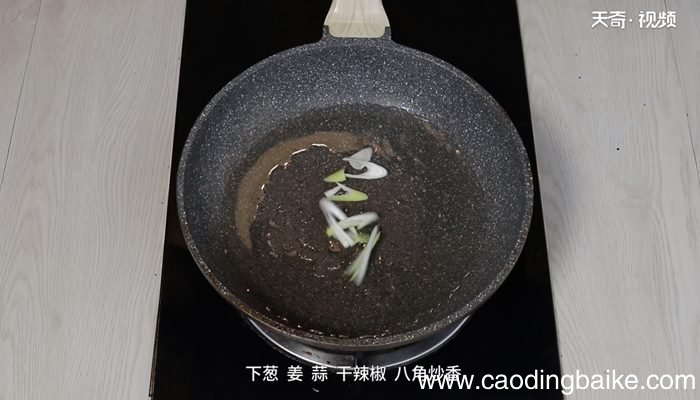 土豆炖鸡块的家常做法 土豆炖鸡块怎么做