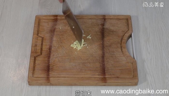 肉丁焖青豆家常做法 肉丁焖青豆怎么做