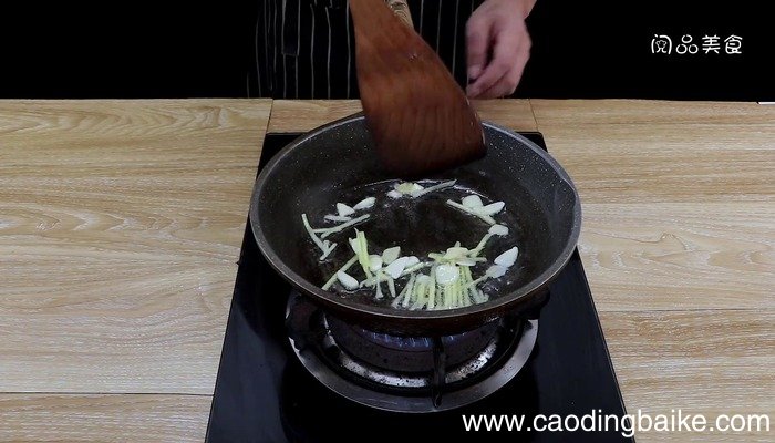 韭苔炒腊肠怎么做 韭苔炒腊肠怎么做好吃