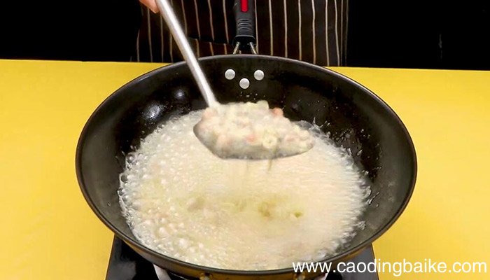 花生米裹糖粉怎么炸 花生米裹糖粉的做法
