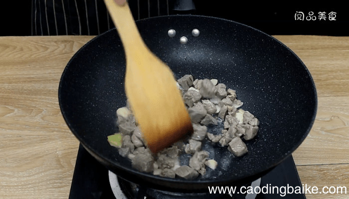 红酒炖牛肉的做法 红酒炖牛肉的做法