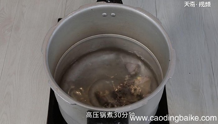 云南过桥米线的做法 云南过桥米线怎么做