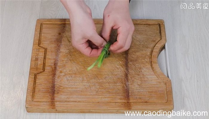 剔骨肘子怎么做 剔骨肘子的做法