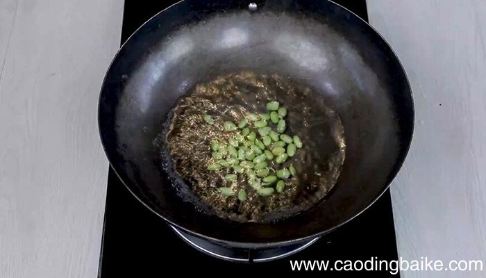 青椒番茄炒毛豆做法 青椒番茄炒毛豆怎么做