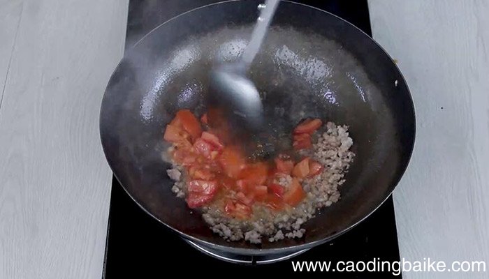 青椒番茄炒毛豆做法 青椒番茄炒毛豆怎么做