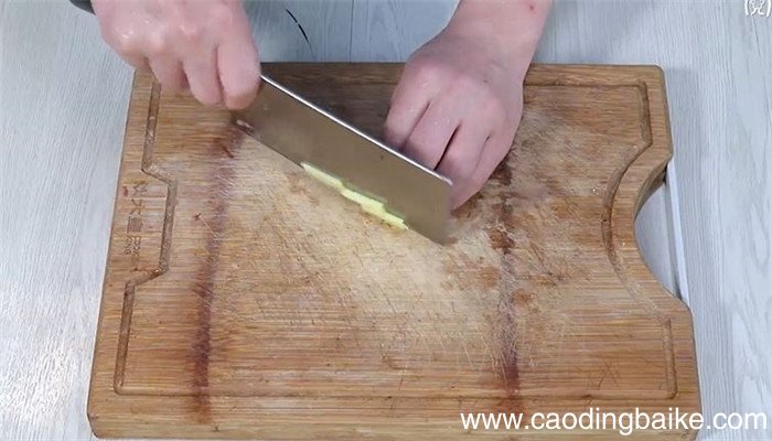 榨菜木耳炒肉丝怎么做 榨菜木耳炒肉丝的做法