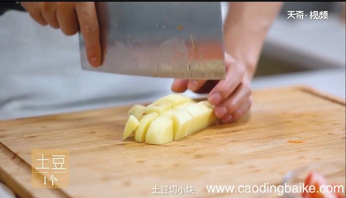 咖喱土豆牛肉的做法 咖喱土豆牛肉怎么做