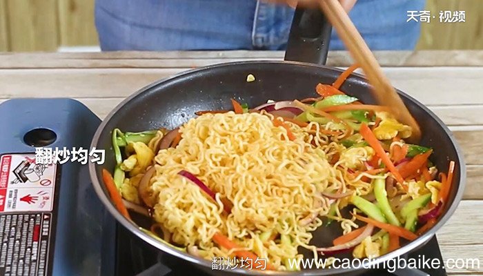 炒方便面怎么做好吃 炒方便面的做法