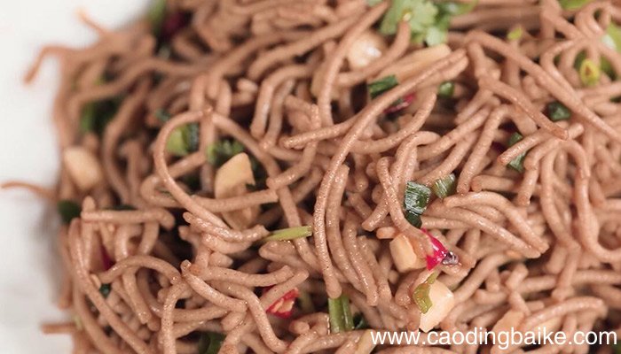 凉拌饸络的做法 凉拌饸络怎么做