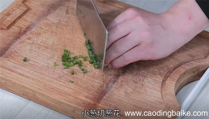 榨菜毛豆炒瓜皮怎么做 榨菜毛豆炒瓜皮的做法