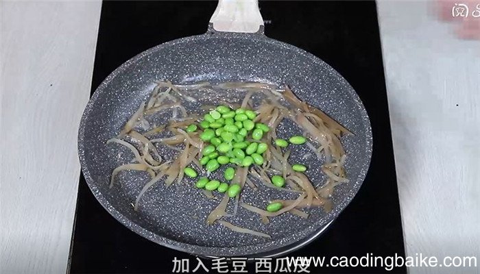 榨菜毛豆炒瓜皮怎么做 榨菜毛豆炒瓜皮的做法