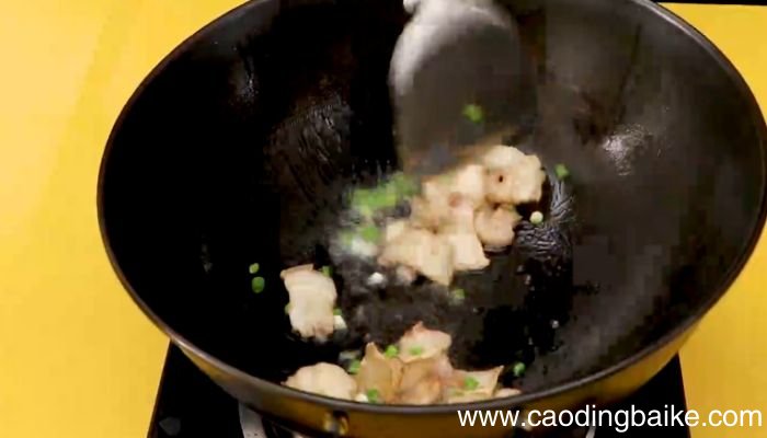 五花肉炖山药怎么做 五花肉炖山药的做法