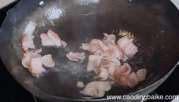 培根炒鸡蛋怎么做 培根炒鸡蛋的做法