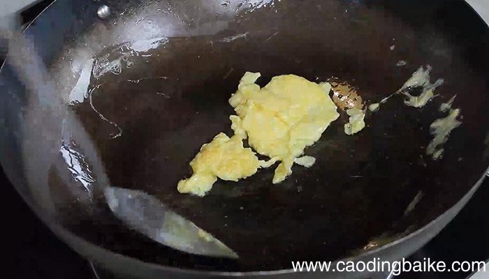 培根炒鸡蛋怎么做 培根炒鸡蛋的做法