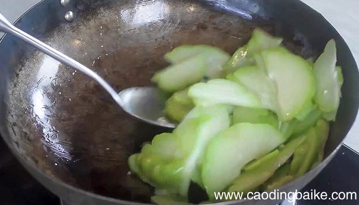 清炒佛手瓜家常做法 清炒佛手瓜怎么做