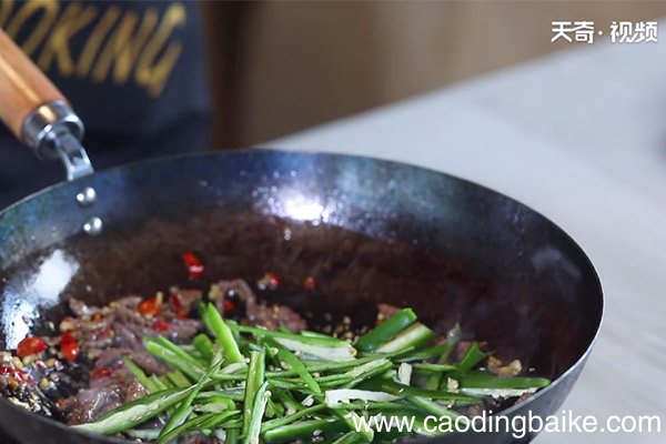 爆炒麻辣牛肉丝的做法 牛肉的好吃做法