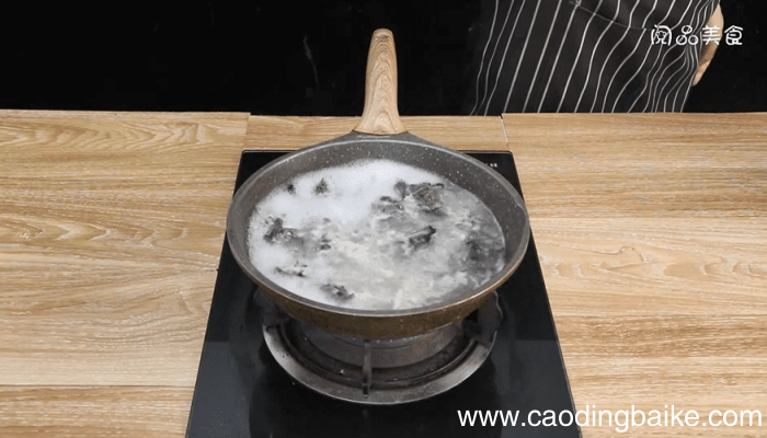 雪耳乌鸡汤 雪耳乌鸡汤