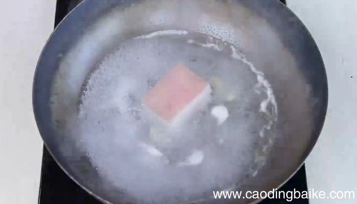 西红柿炖猪肉如何做西红柿炖猪肉的做法