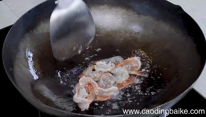 清炒毛豆虾仁的做法 清炒毛豆虾仁怎么做