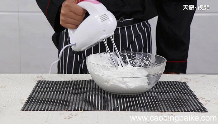 香葱肉松蛋糕卷的做法 怎么做香葱肉松蛋糕卷